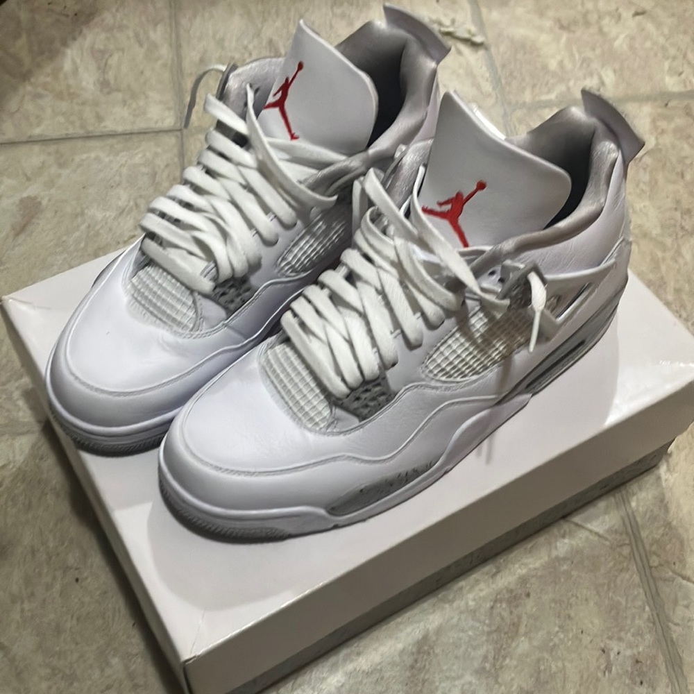 AIR JORDAN 4 RETRO